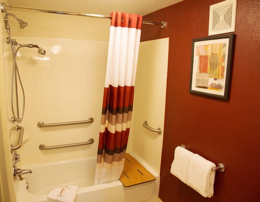 Red Roof Inn Madison, Wi Экстерьер фото