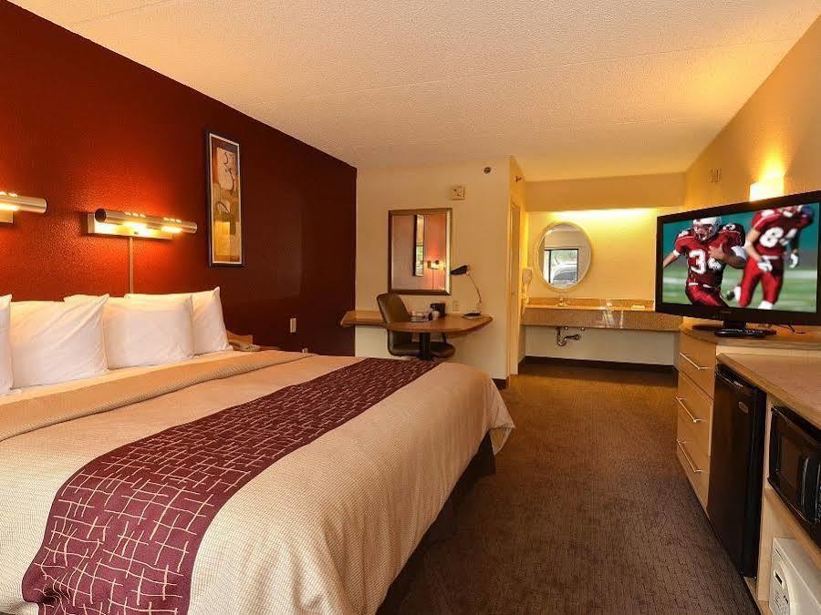 Red Roof Inn Madison, Wi Экстерьер фото